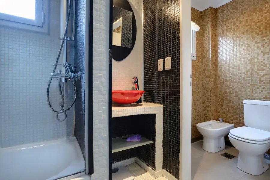 Interior — Orange Suite
